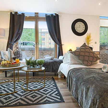 Campbell Park Apartment - City Centre - Free Parking, Balcony, Super-Fast Wifi And Smart Tv With Netflix By Yoko Property Милтън Кейнс Екстериор снимка