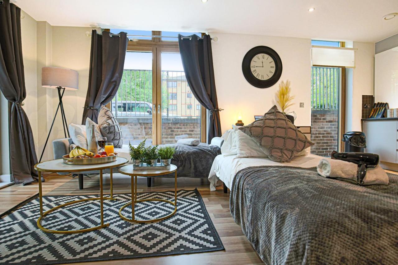 Campbell Park Apartment - City Centre - Free Parking, Balcony, Super-Fast Wifi And Smart Tv With Netflix By Yoko Property Милтън Кейнс Екстериор снимка