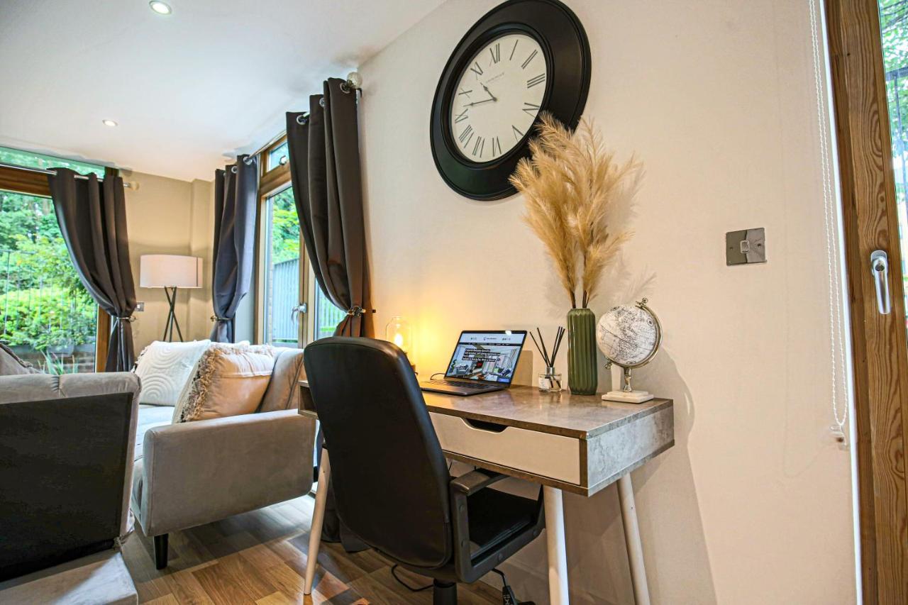Campbell Park Apartment - City Centre - Free Parking, Balcony, Super-Fast Wifi And Smart Tv With Netflix By Yoko Property Милтън Кейнс Екстериор снимка